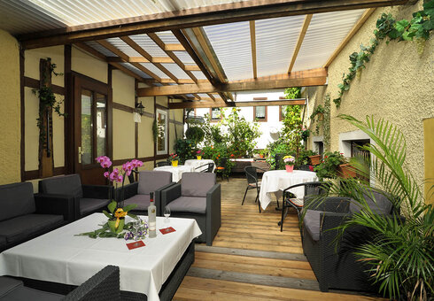überdachte Terrasse