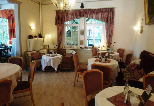 Blick in das Cafe u. Restaurant