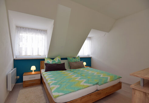 Schlafzimmer 1