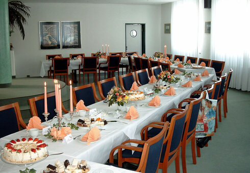 Festlich gedeckter Tisch