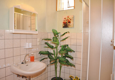 Bad mit Dusche/WC