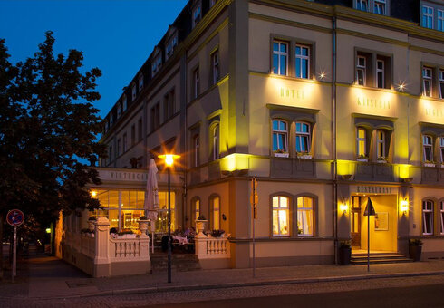 Hotel Kaiserin Augusta am Abend