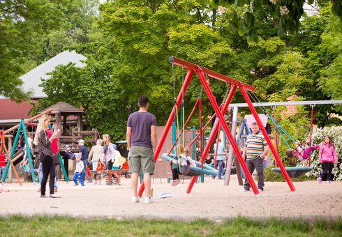 großer Abenteuerspielplatz