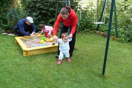Kleiner Spielplatz auf dem Grundstück