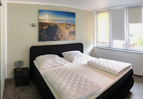 Wohnung 1 (Schlafzimmer)