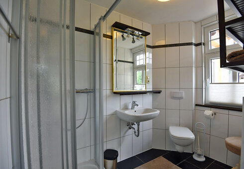 Bad mit Dusche / WC