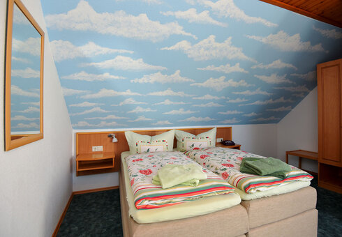 Blick in ein Gästezimmer