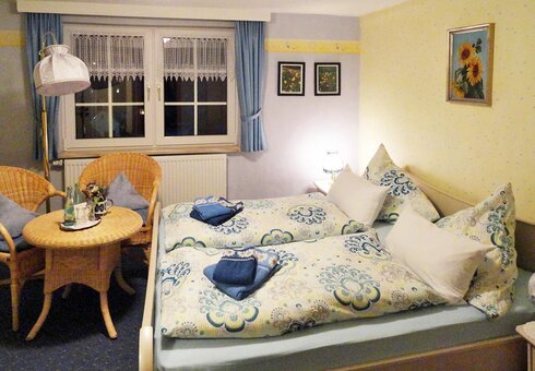 Blick in ein Gästezimmer