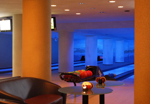 Bowlingbahnen  mit Bar