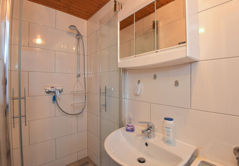 Bad mit Dusche / WC