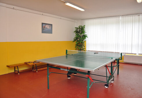 Aufenthaltsraum mit Tischtennis