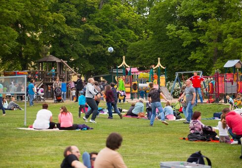 großer Abenteuerspielplatz