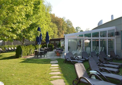 Wintergarten mit Saunagarten