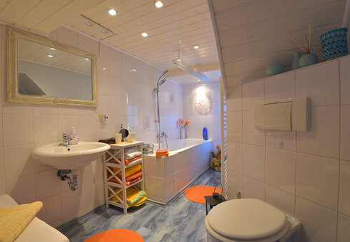 große Ferienwohnung (Bad)