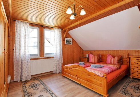Schlafzimmer 1