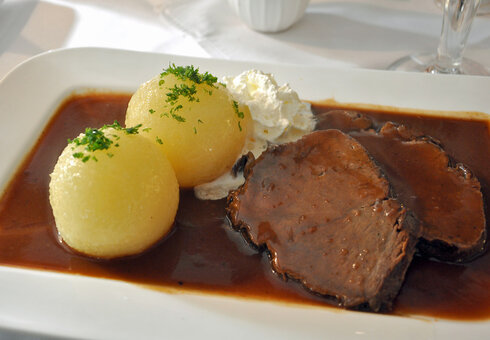 Thüringer Klöße mit Sauerbraten
