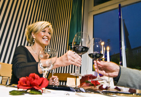 Candle-Light-Dinner