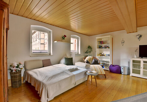 Aufbettung im Wohnzimmer