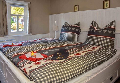 Schlafzimmer mit Doppelbett