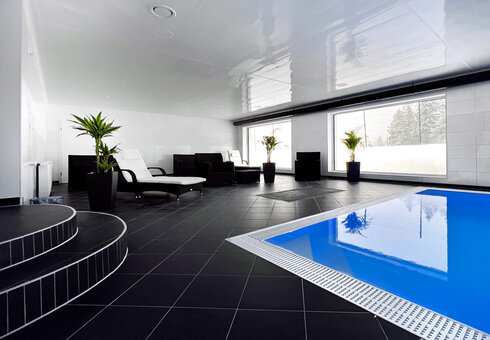 Hallenschwimmbad