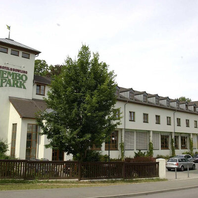 JEMBO PARK Motel & Bowling