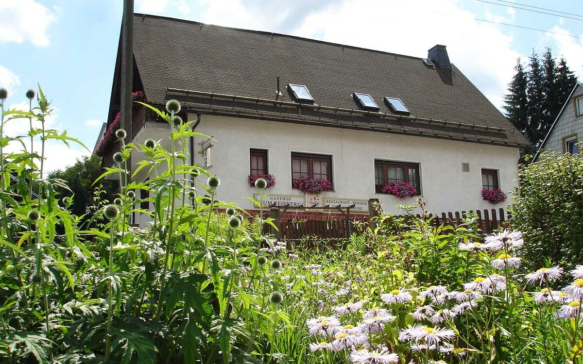 Gasthof-Zum-Reifberg-Stuetzerbach-Panorama