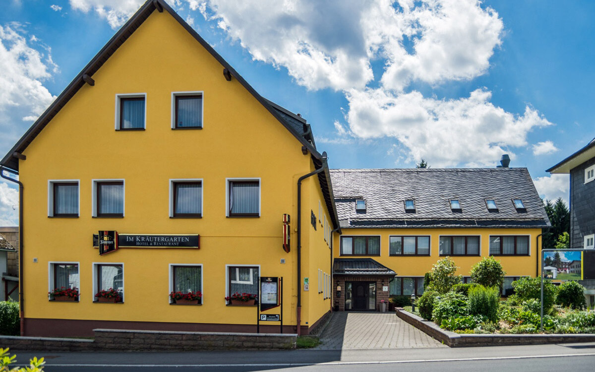 Hotel-im-Kraeutergarten-Cursdorf-panorama