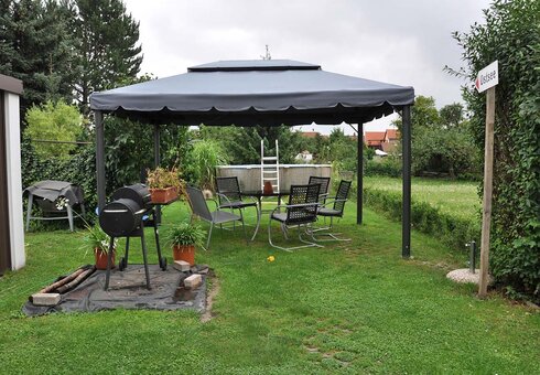 Garten mit Terrasse