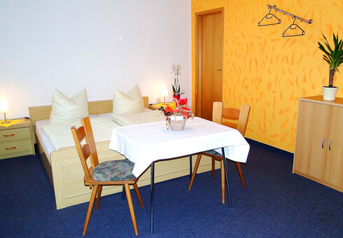 Blick in ein Gästezimmer