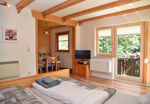 Schlafbereich mit Doppelbett