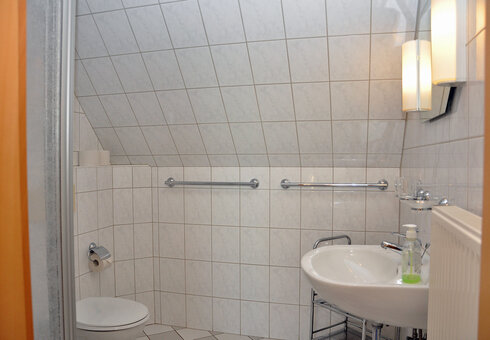 Blick in eine Ferienwohnung (Bad)