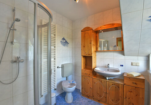 Bad mit Dusche / WC