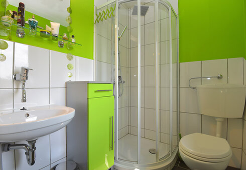 Bad mit Dusche / WC