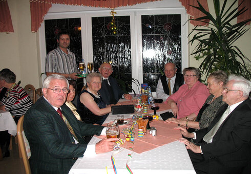 Gemütliches Beisammensein im Restaurant