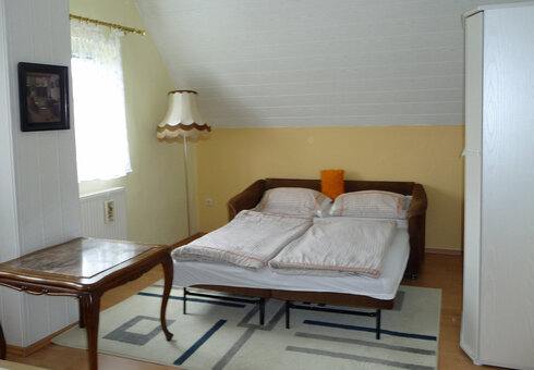 Blick in ein Schlafzimmer