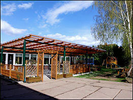 Cafe mit Terrasse