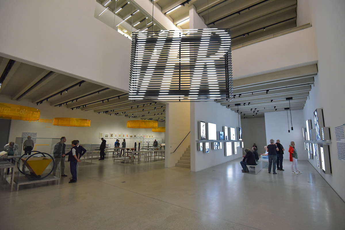 Im neuen Bauhaus Museum