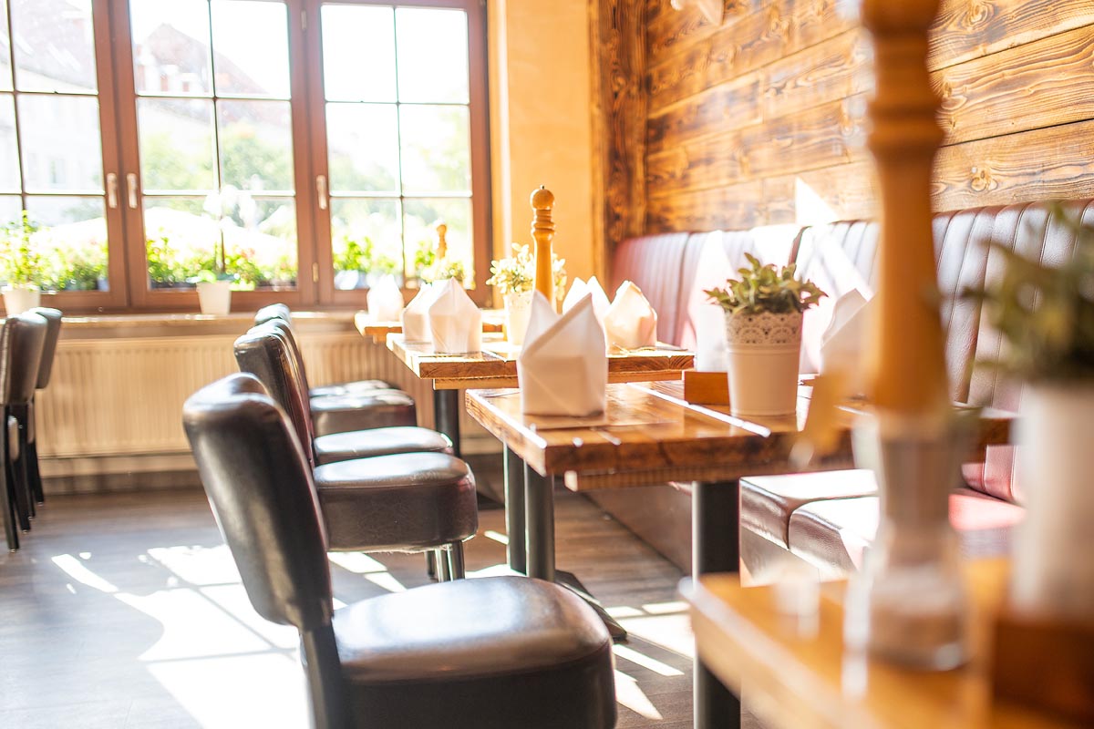 Tische im Restaurant